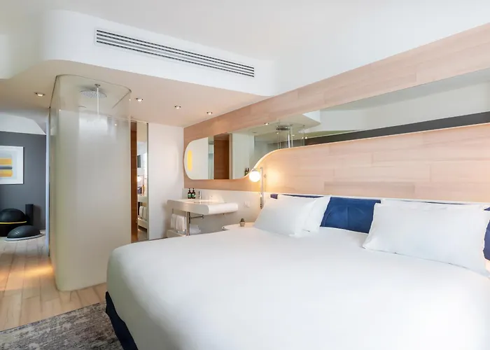 Hotel Voco Milan-fiere By Ihg 4*